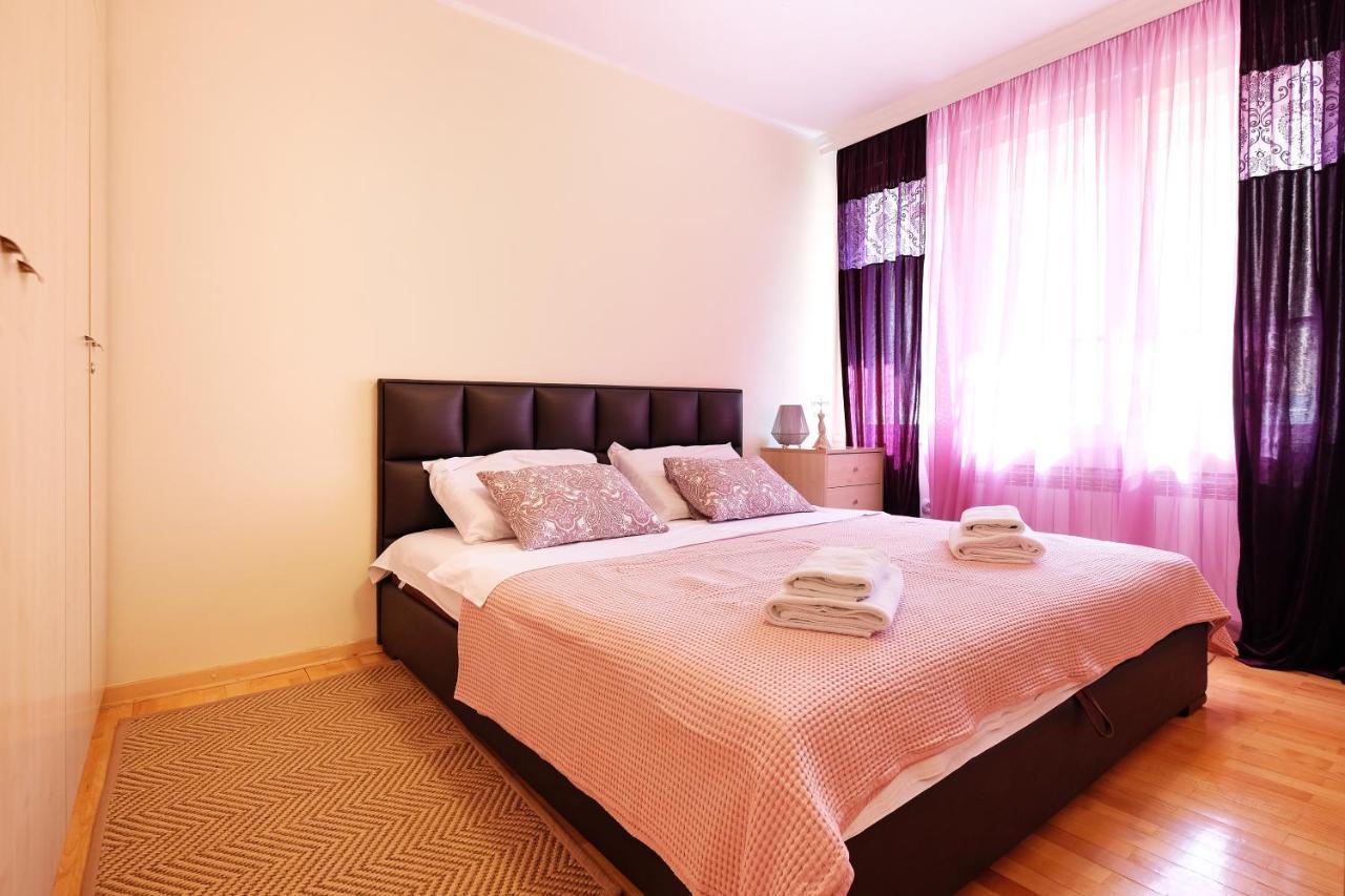 Paradise Starry Suite-City Center เบลเกรด ภายนอก รูปภาพ